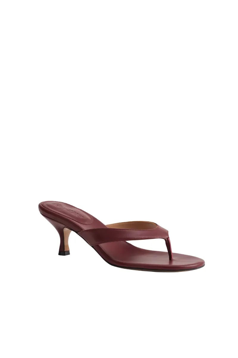 Kolane Annie Sandal 45 in Rosewood featuring open toe design, tan leather straps, and flat sole for casual summer wear.
