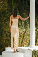 Nana Gotti KARYA midi dress in flowy fabric, featuring a stylish design with a fitted waist and elegant length.