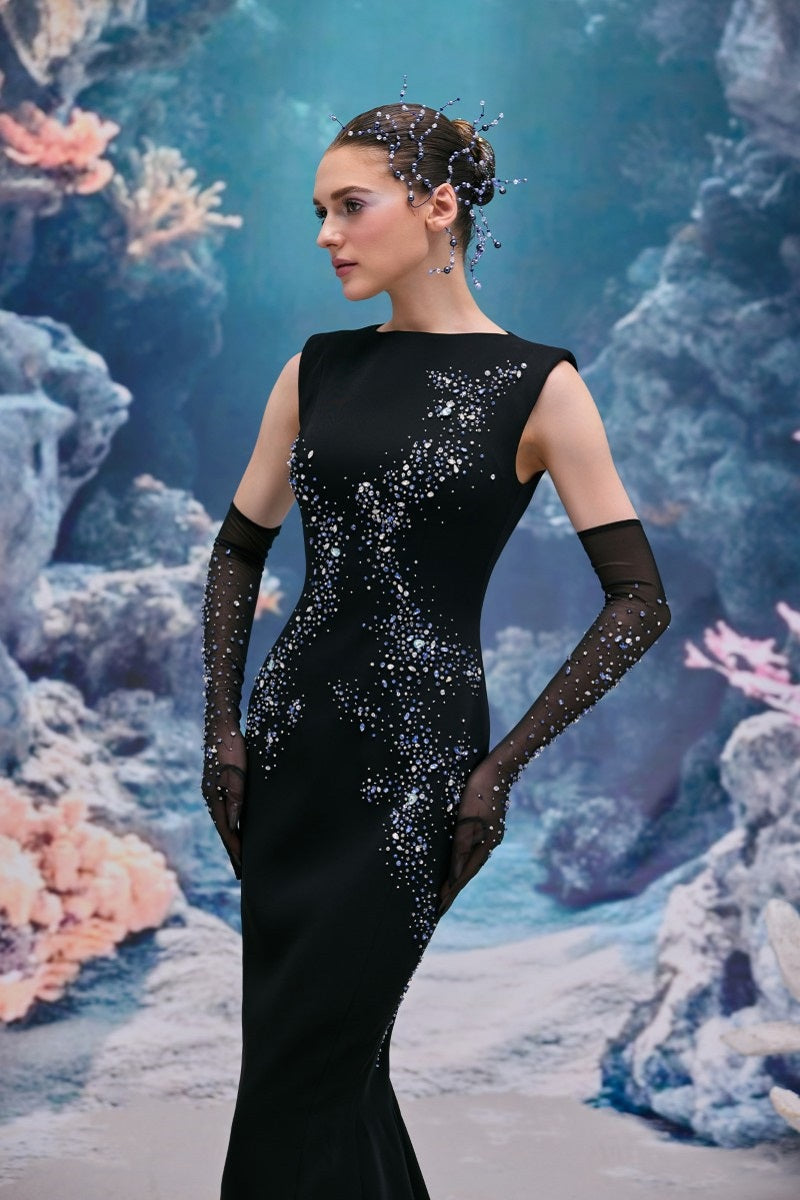LEONA CREPE DRESS IN BLACK AND VELLANA TULLE GLOVES | CULT MIA | 21Six