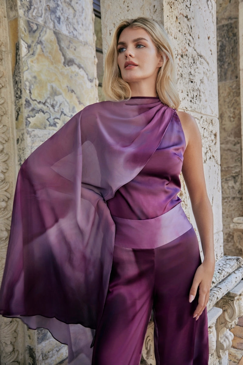 Purple print Lary blouse from Tinta Latina, stylish tops with vibrant pattern and comfortable fit, shown on a model.