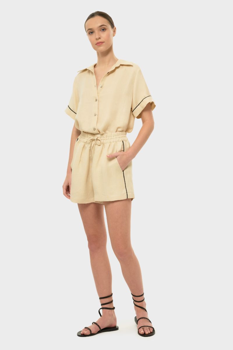 niLuu AQUAFLORA Logan button-down shirt in creme, casual tops featuring a classic collar and front button closure.