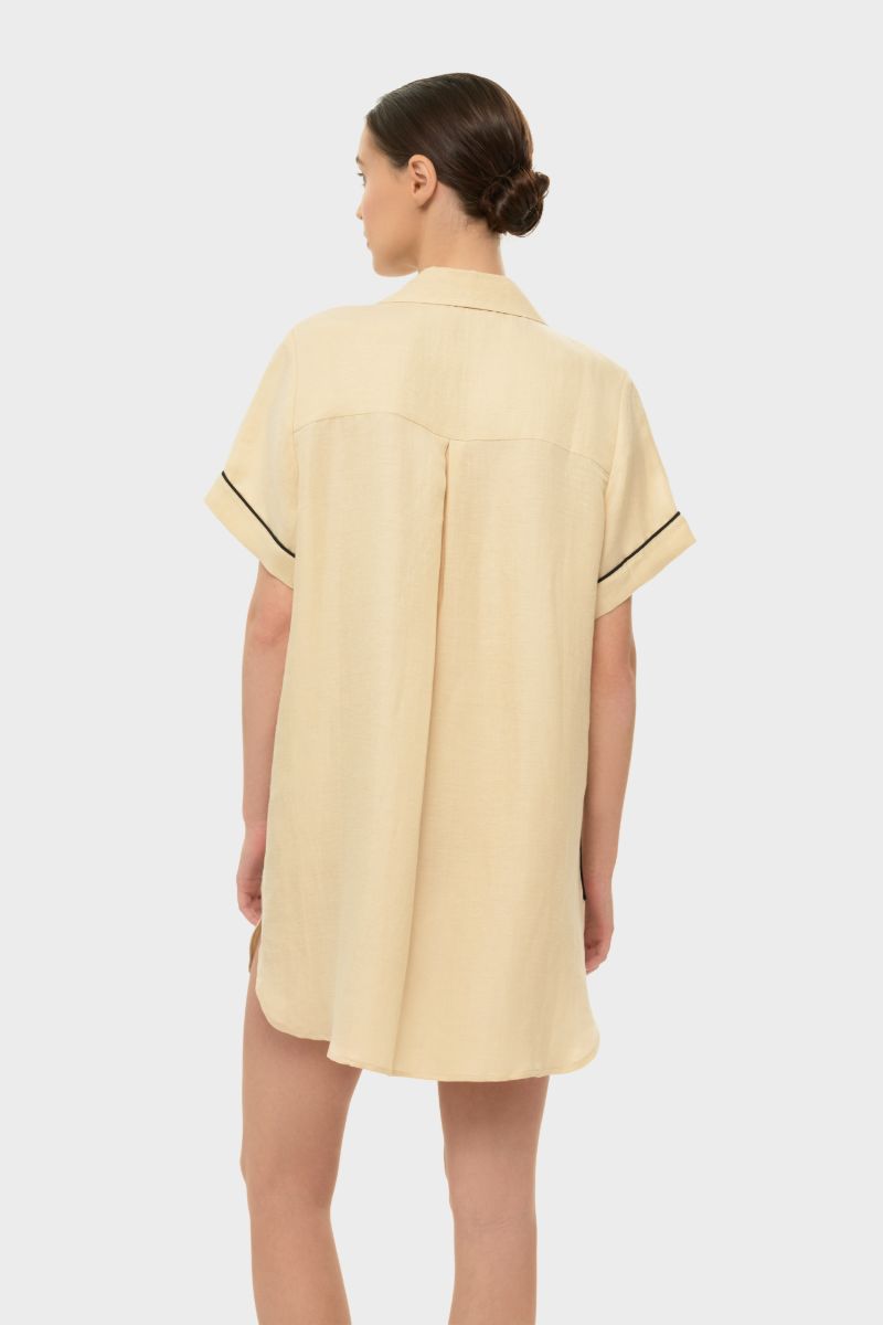 niLuu AQUAFLORA Logan button-down shirt in creme, showcasing a lightweight, stylish top with a classic collar and button front.
