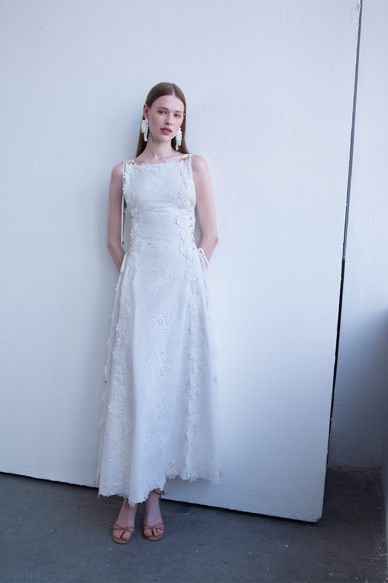 AISA Linda midi dress in soft fabric, featuring a stylish neckline and elegant design perfect for casual or dressy occasions.