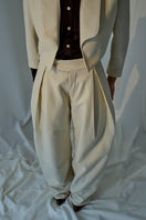 Lorena Saravia Alex wool pants in a tailored fit, featuring a classic design with a smooth, high-quality wool fabric.
