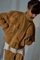 Lorena Saravia Julia suede jacket in soft tan, stylish women's jacket with a sleek fit and smooth suede texture.