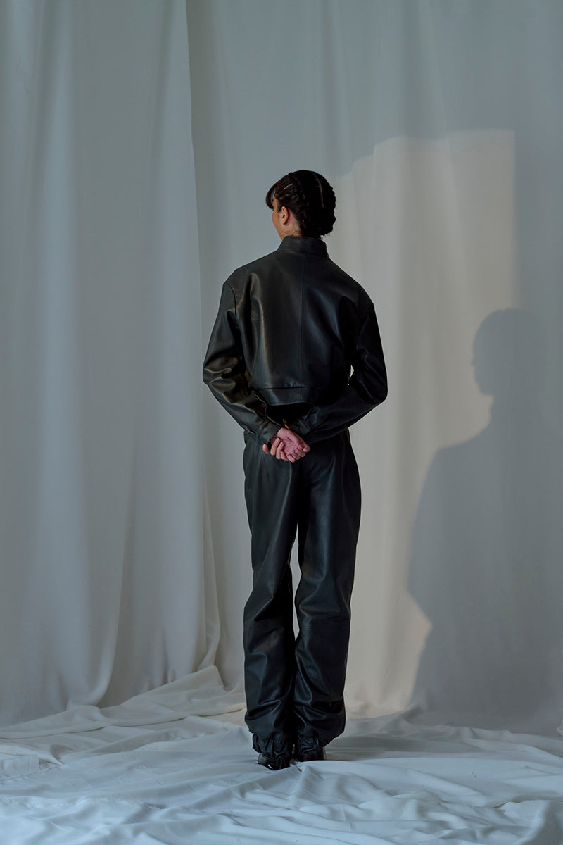 Lorena Saravia Julia jacket in stylish fabric, featuring tailored design and modern details, perfect for casual or semi-formal wear.