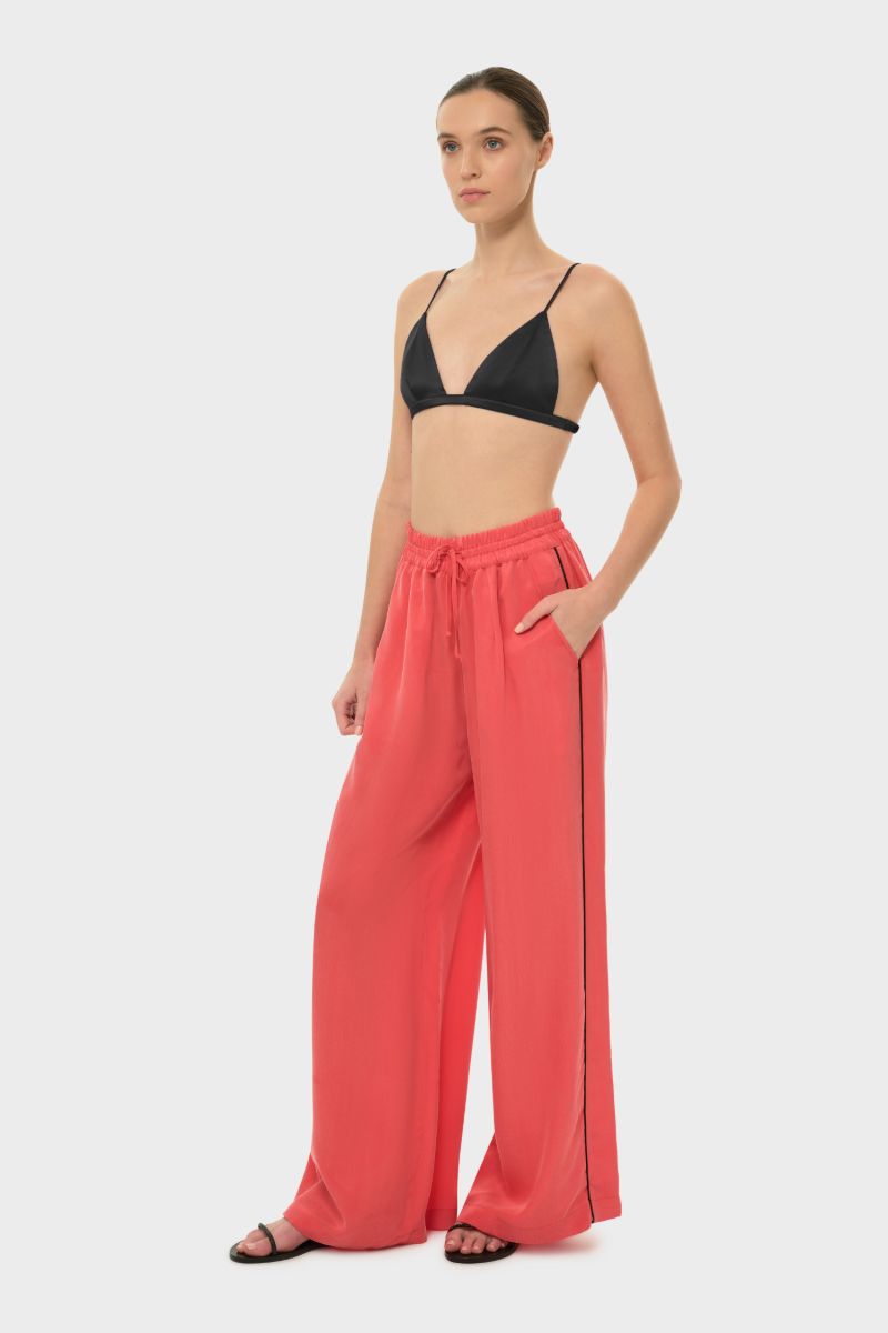niLuu AquaFlora lounge pants in coral, soft and comfortable casual pants with an elastic waistband and relaxed fit.
