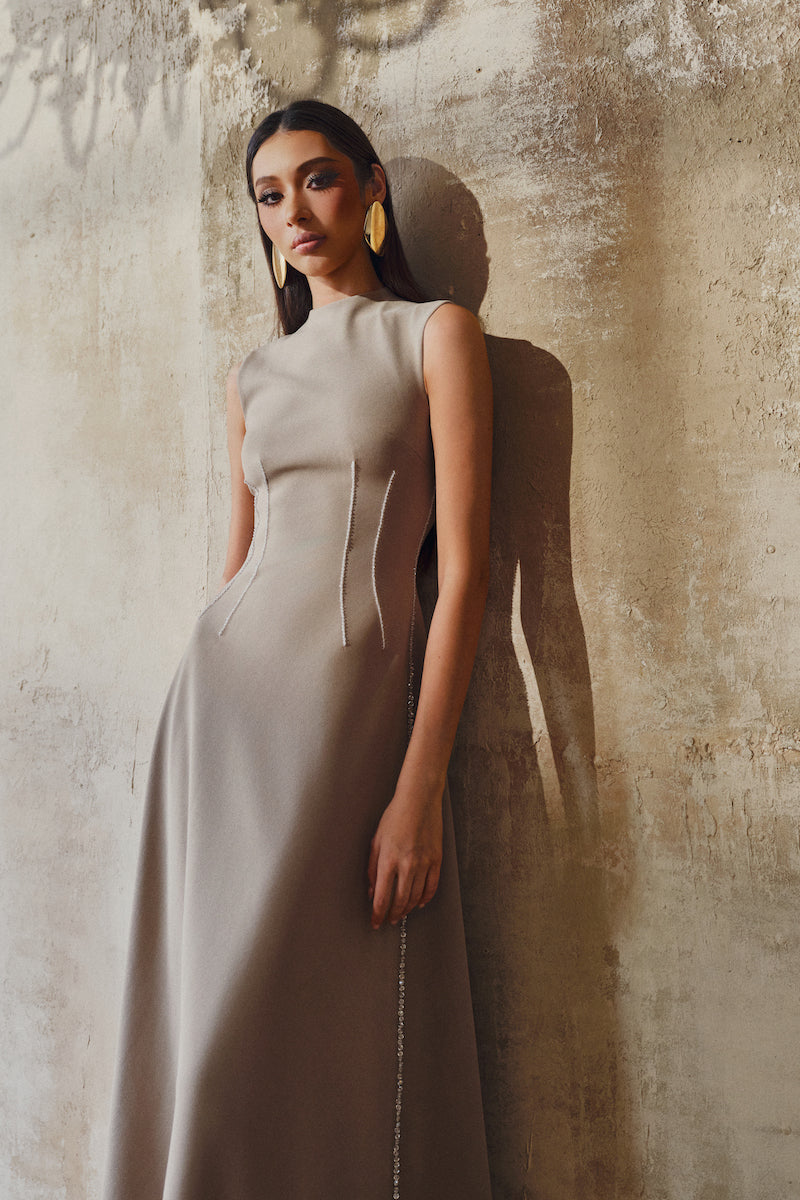 SLEEVELESS FLARED MIDI DRESS - CULT MIA