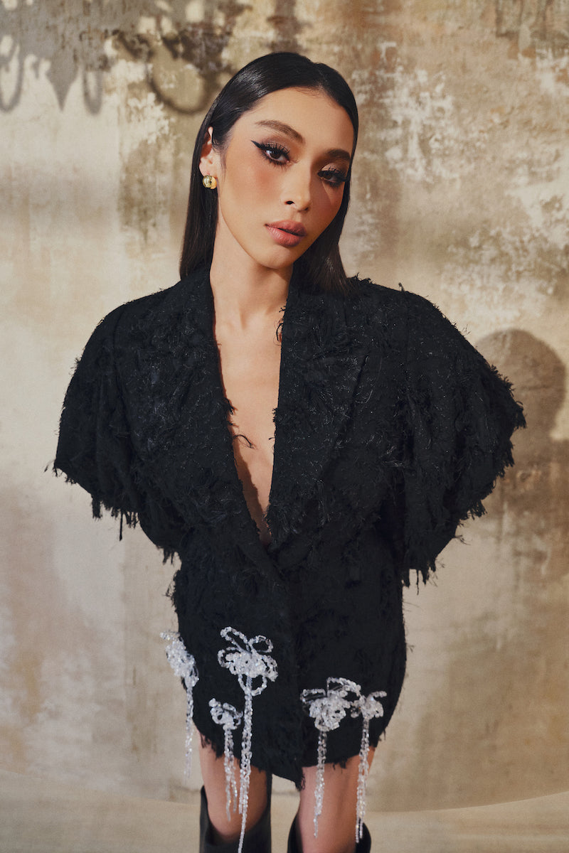 L'SCARLETT long-sleeve mini blazer dress in black, tailored fit with lapel collar and button-front design.
