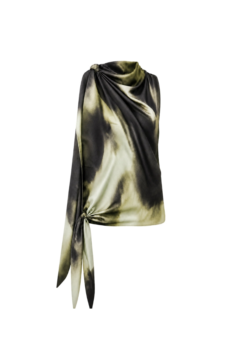Green print Lumara blouse by Tinta Latina, featuring a stylish top with vibrant pattern and relaxed fit.