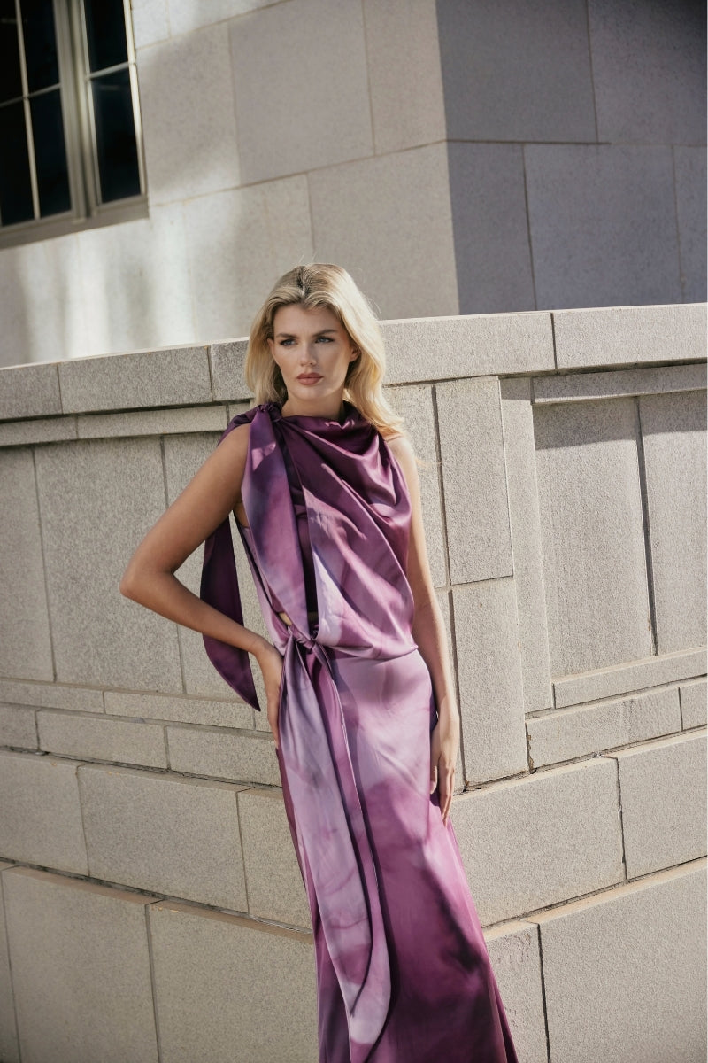 Purple print Lumara blouse by Tinta Latina, stylish top with floral pattern, featuring a relaxed fit and elegant design.