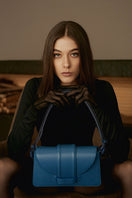 ISIDORA MALVA La Pradera shoulder bag in denim jeans with adjustable strap and stylish design for casual everyday use.