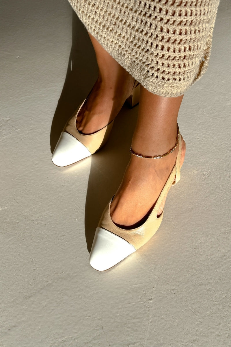 Gold Lia HEX anklet from Velvet Desert, a stylish body jewelry piece featuring geometric hex design on a delicate chain.