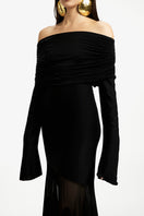 Deme By Gabriella Hailey off-shoulder maxi dress in flowing fabric, featuring a relaxed fit and elegant off-shoulder neckline.