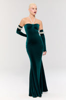 Elegant Nur Karaata Dynasty Necklace Gown with intricate detailing, showcased in a sophisticated gown design.