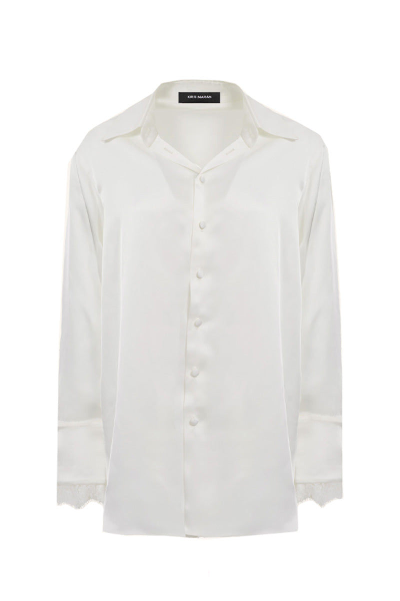 Ivory silky Kris Marán lounge shirt with delicate lace detailing, featuring a relaxed fit and elegant style.
