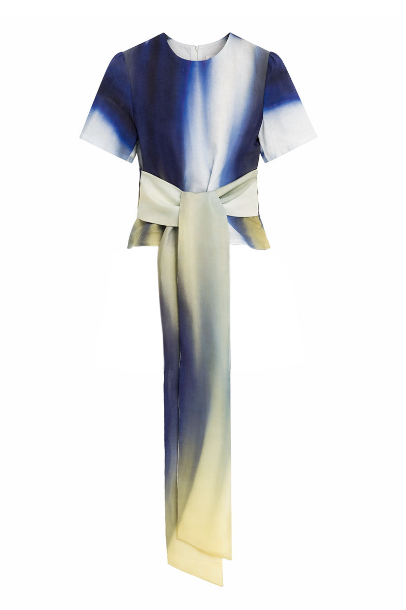 Maylé Vásquez Lunera Top with waves print, lightweight sleeveless blouse featuring a flowing, stylish design.