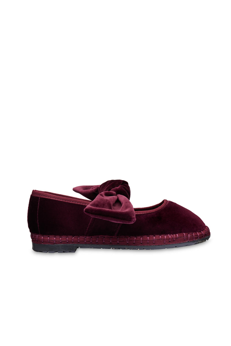 Flabelus Lyra flats with dark red piping, stylish and comfortable women's footwear featuring a sleek design and pointed toe.