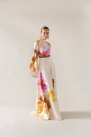 Tinta Latina Maranta floral blouse, women’s top with vibrant floral pattern and lightweight fabric, casual chic style.