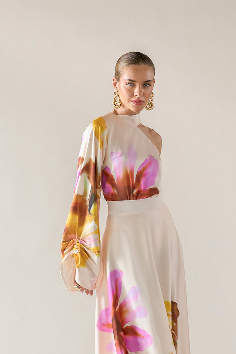 Tinta Latina floral Maranta blouse, lightweight tops with vibrant floral pattern, long sleeves, and relaxed fit.