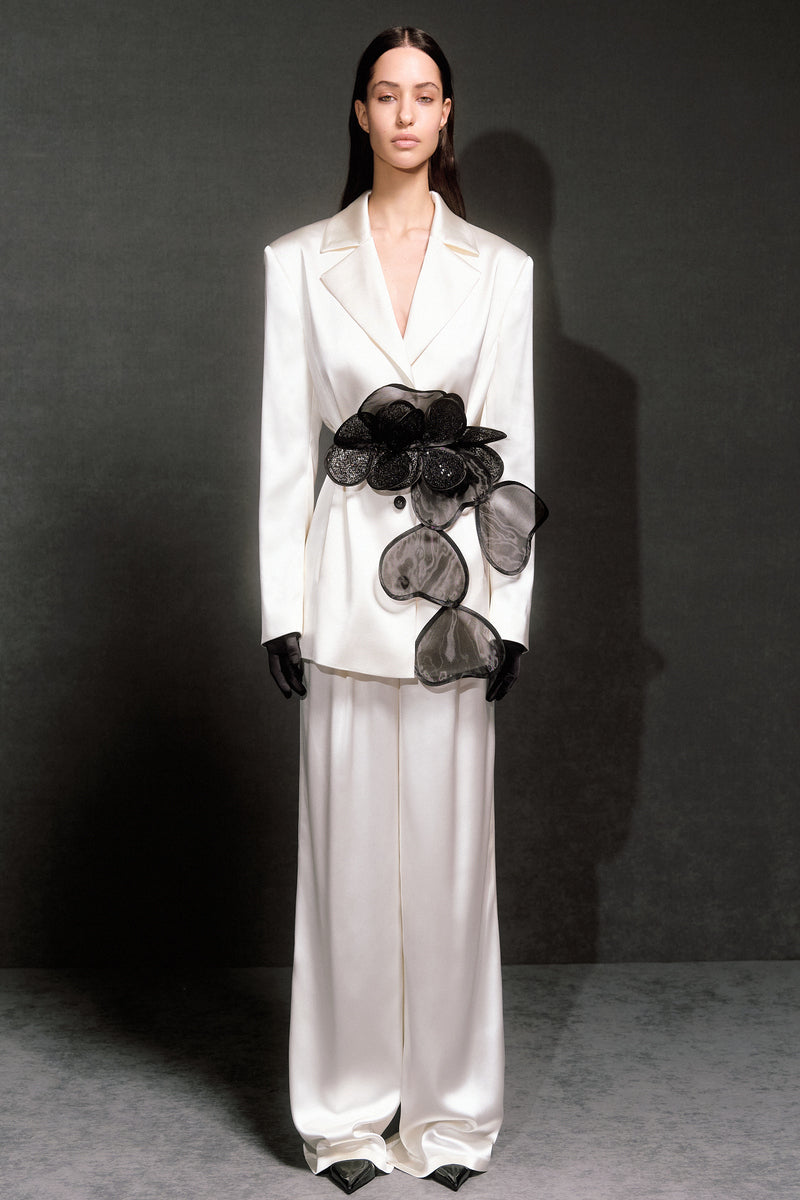 CLASSIC JACKET WITH FLORAL APPLIQUÉS IN IVORY - CULT MIA