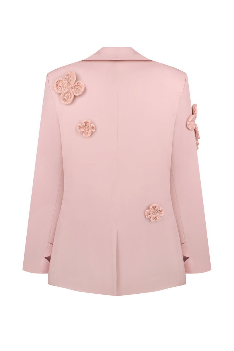 CLASSIC HOURGLASS JACKET WITH CROCHET FLORAL APPLIQUÉS IN POWDER - CULT MIA