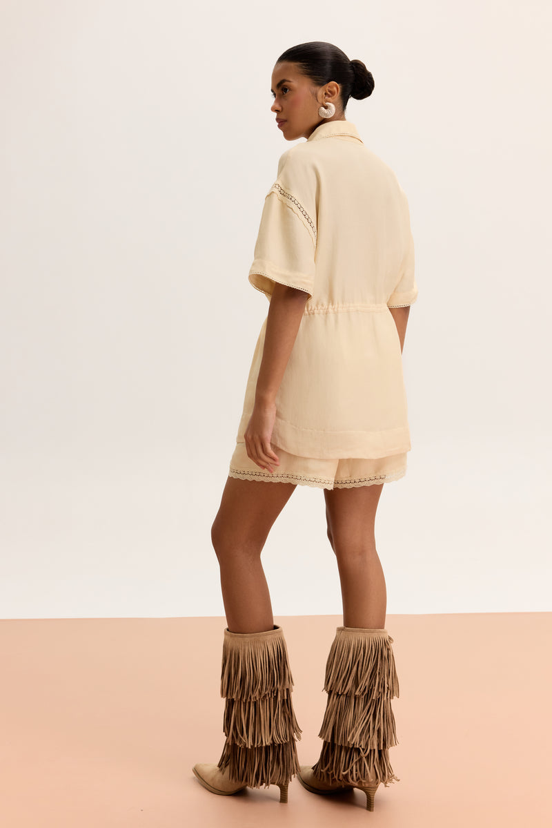 SHORT-SLEEVE BUTTON FRONT BLOUSE - CULT MIA