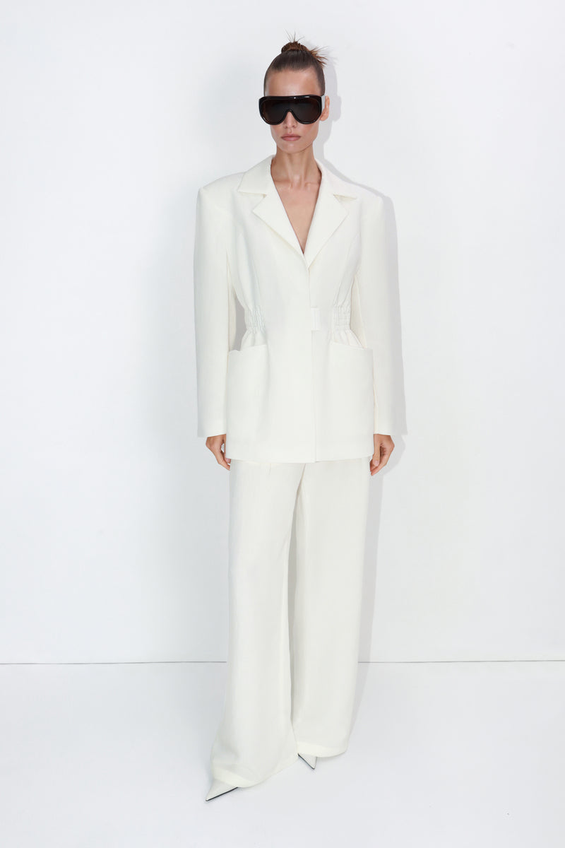 TAILORED JACKET IN IVORY