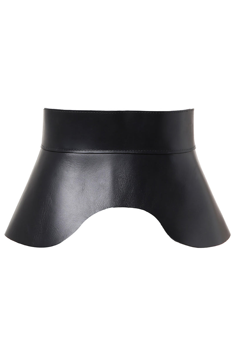 Black leather Mountain Wings belt by MAZ Manuela Álvarez with embossed mountain wing design, stylish and durable accessory.
