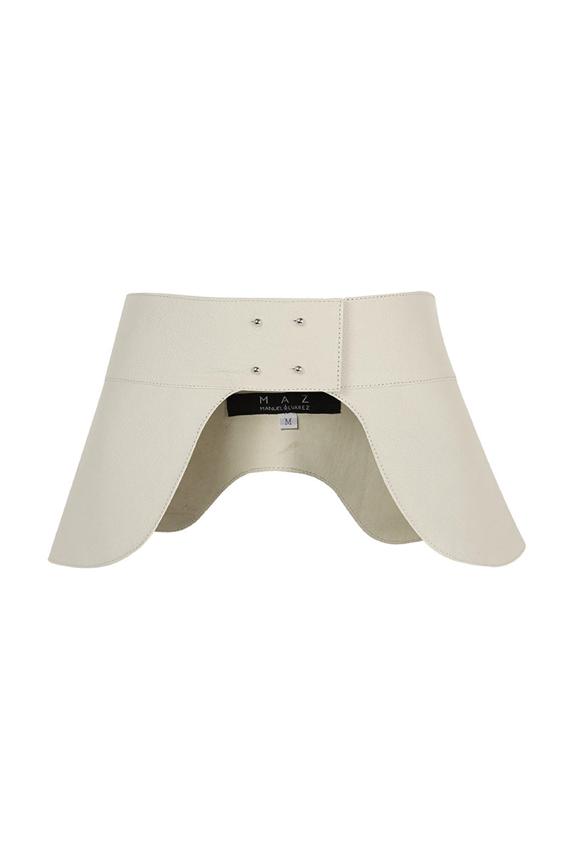 Ivory leather belt from Mountain Wings by MAZ Manuela Álvarez, featuring detailed craftsmanship and a sleek design.