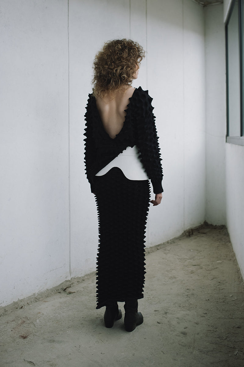 Ivory leather Mountain Wings belt by MAZ Manuela Álvarez featuring detailed craftsmanship and a sleek design.