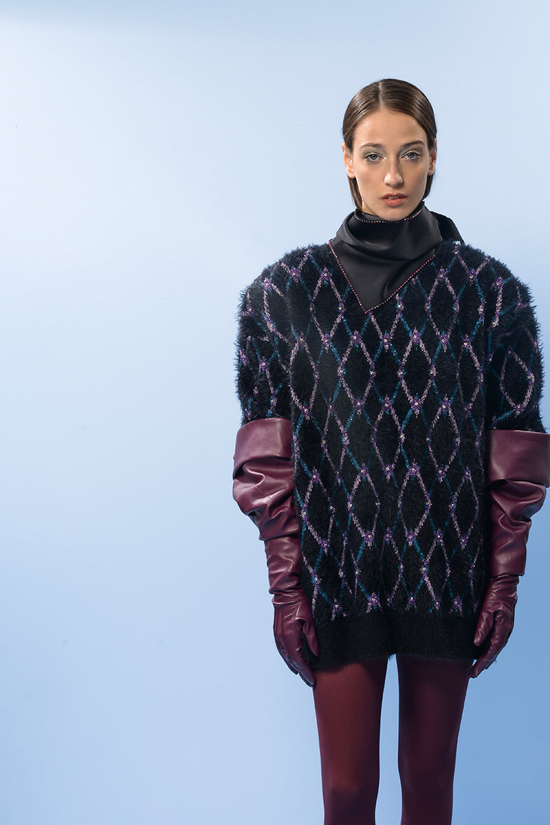 Lalo geometric navy wool sweater with a modern pattern, featuring a cozy fit and stylish design, perfect for casual wear.