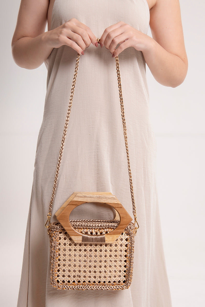 Mara Brazil MURIA top handle bag in a stylish design, featuring a sleek shape and elegant finish.