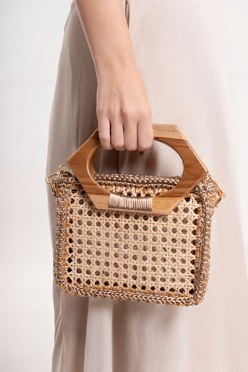 Mara Brazil MURIA top handle bag in stylish design, featuring a sleek silhouette and elegant leather finish.