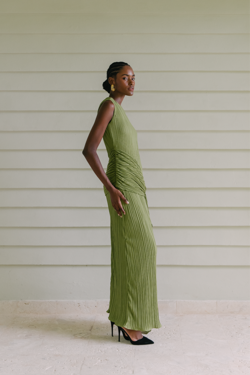 Black Maylé Vásquez CONSTE SLEEVELESS MAXI DRESS with flowing fabric and sleeveless design, perfect for elegant summer wear.
