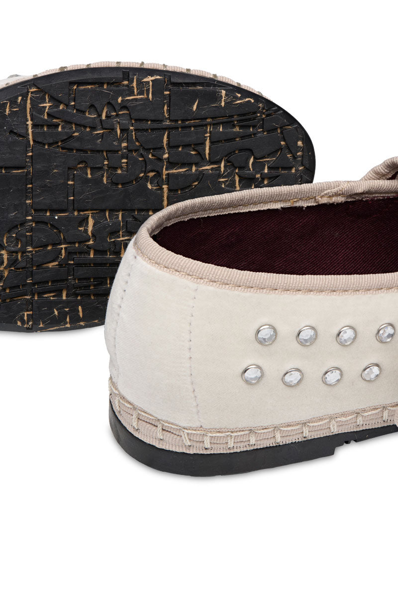 Flabelus Mae Cristal Nude flats featuring a sleek design with crystal accents, perfect for casual and elegant outfits.
