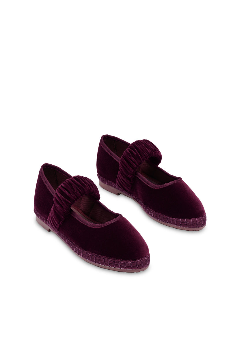 Flabelus Mafalda flats featuring wine piping design, showcasing stylish slip-on shoes with a wine-themed pattern.