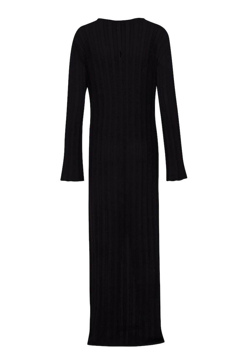 Baobab MAMU MAXI BLACK dress, a long flowing black maxi dress with a relaxed fit and elegant style, shown on a model.