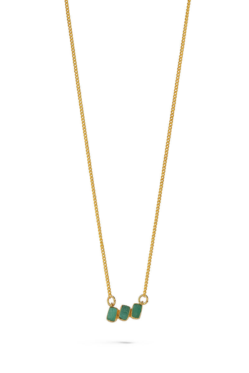 Gold Maya 3-stone necklace by Fenomena featuring a delicate chain and three sparkling stones in a stylish pendant.