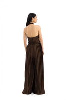Maylé Vásquez cacao top, stylish sleeveless blouse with vibrant fabric, perfect for casual or summer wear.