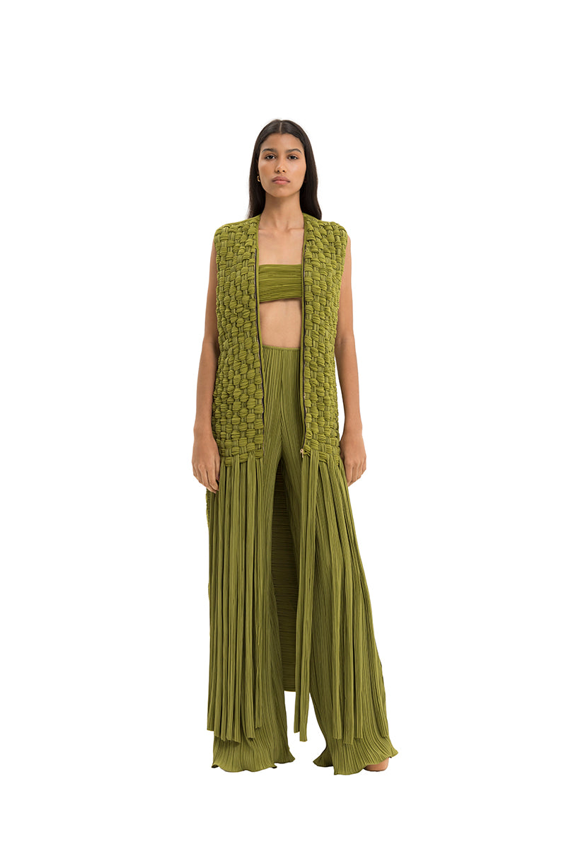 Maylé Vásquez Palma vest featuring a stylish, fitted design with a neutral color, perfect for layered fashion looks.