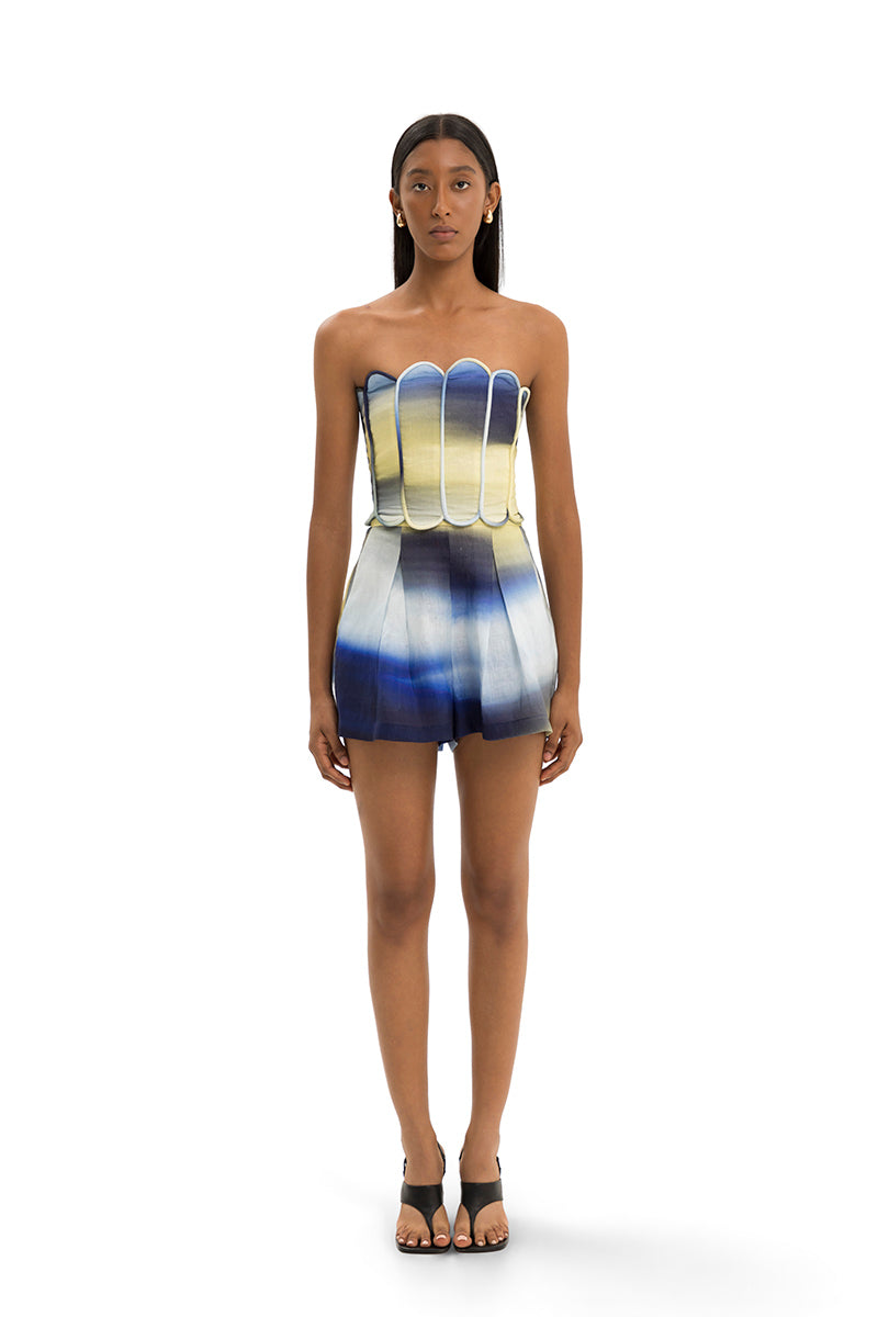 Maylé Vásquez Serenito shorts in lightweight fabric, featuring a relaxed fit and stylish design for casual wear.