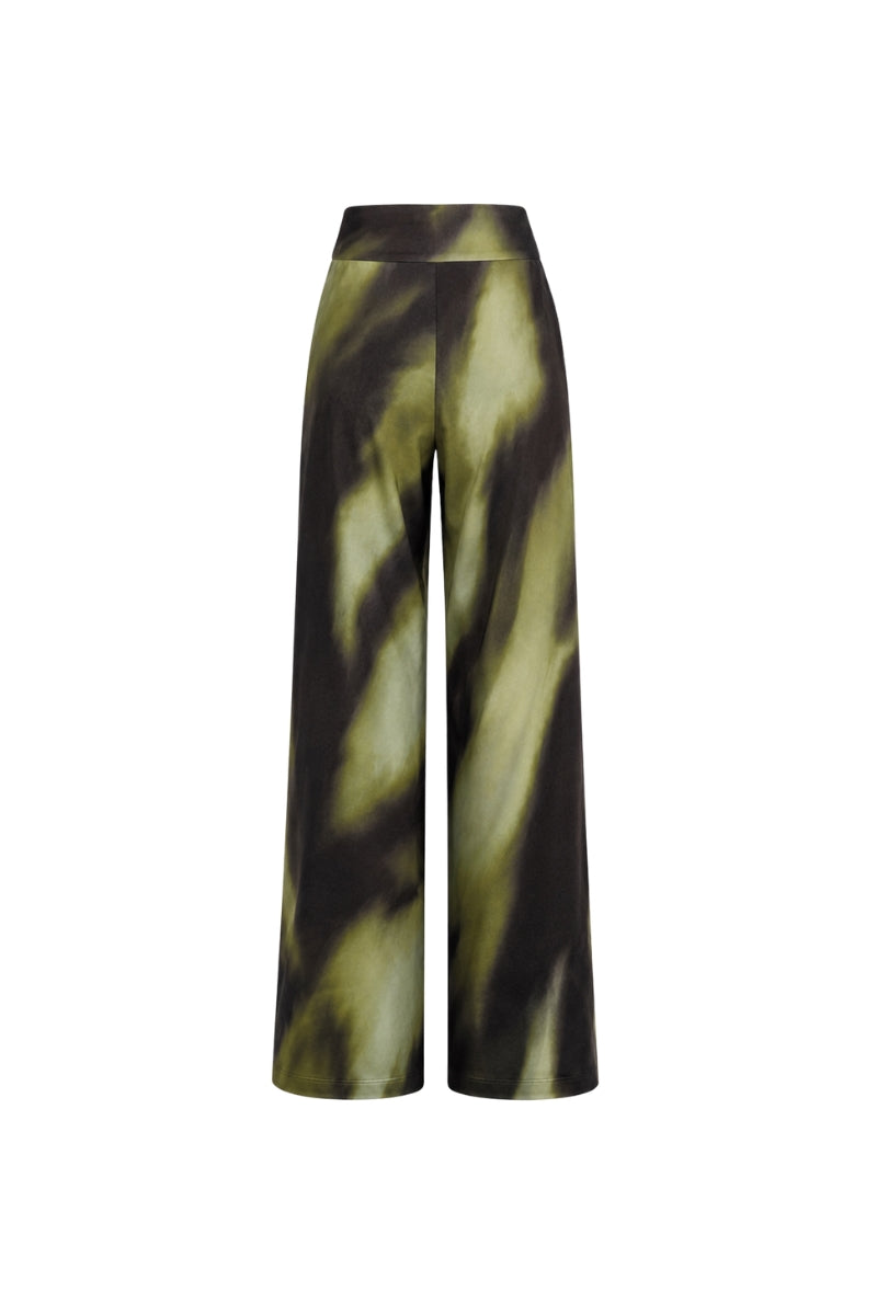 Tinta Latina Olivo pants in green print with relaxed fit and stylish design, showcasing vibrant pattern and comfortable fabric.