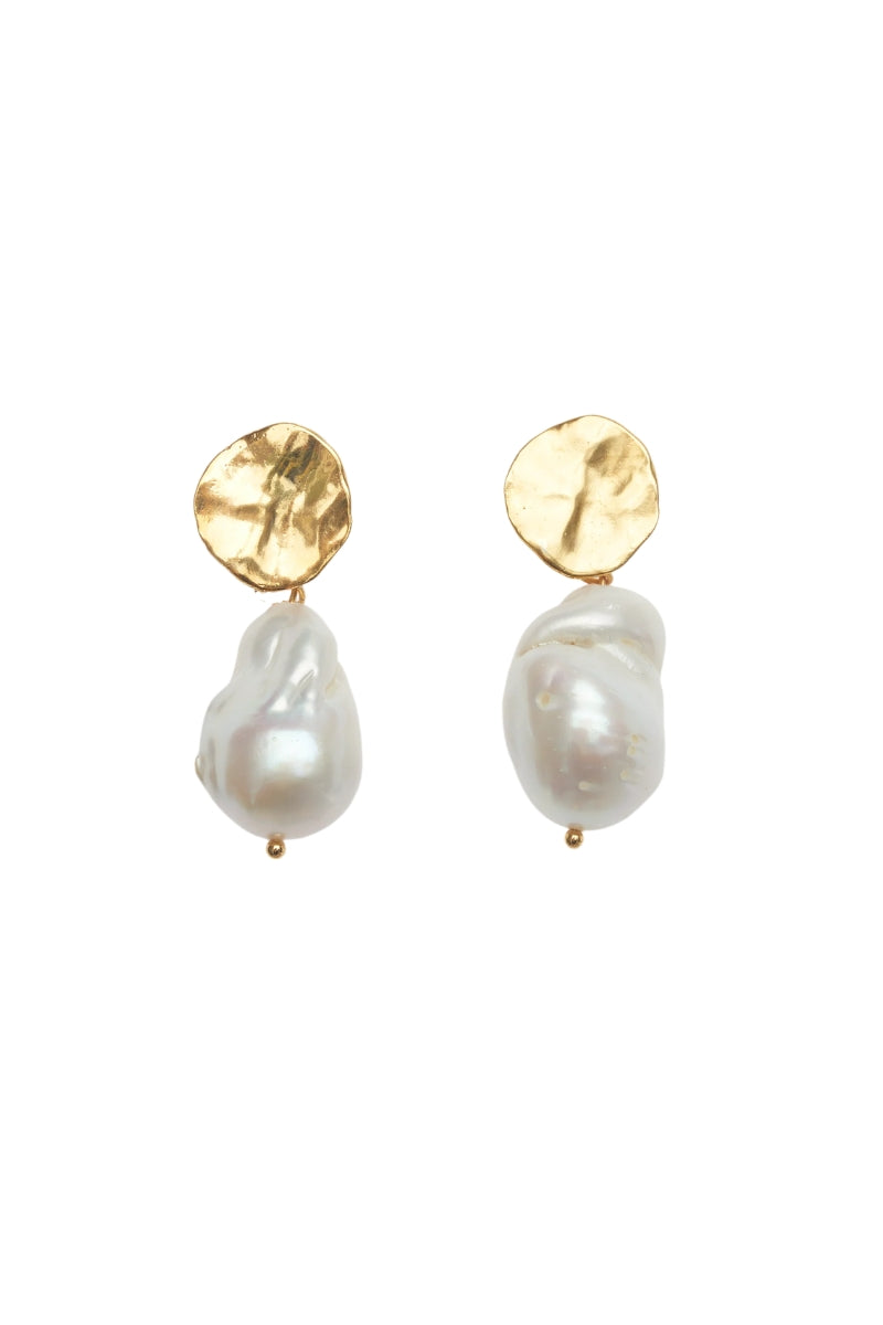 LAVANI JEWELS Ondina pearl earrings with white pearls and gold-tone accents, elegant jewelry for special occasions