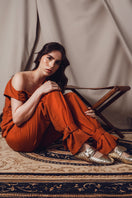 DUMA&CO ETEREO pants in a stylish design, featuring a comfortable fit and modern look, shown in the product image.