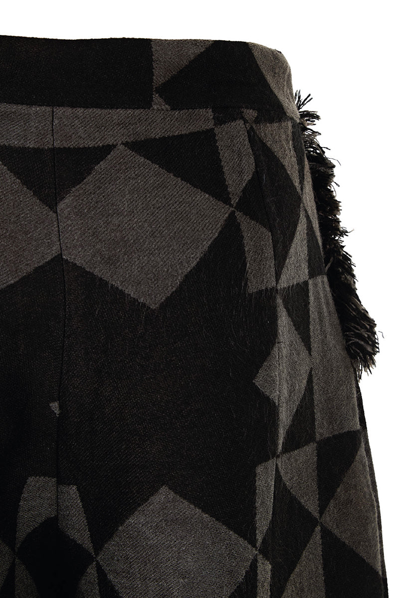 Pattern baggy trousers by MAZ Manuela Álvarez, featuring a loose fit with bold geometric patterns and a relaxed style.
