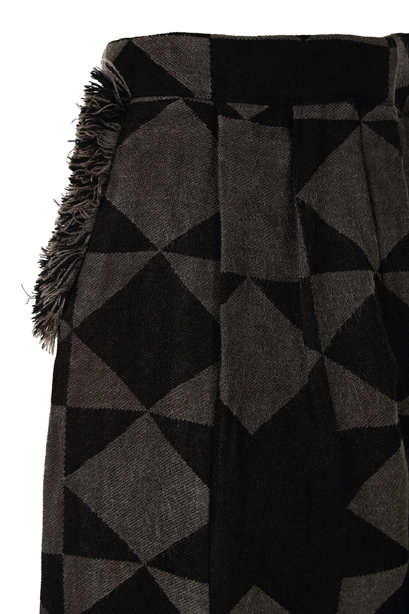 Pattern baggy trousers by MAZ Manuela Álvarez featuring a relaxed fit and unique pattern, shown in this image.