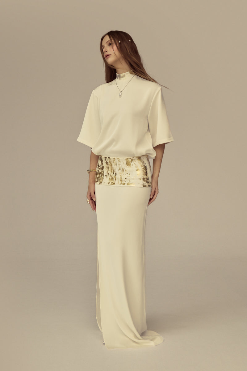 Elegant POEM RADIARA Maxi Dress with flowing fabric and stylish design, perfect for summer or special occasions.