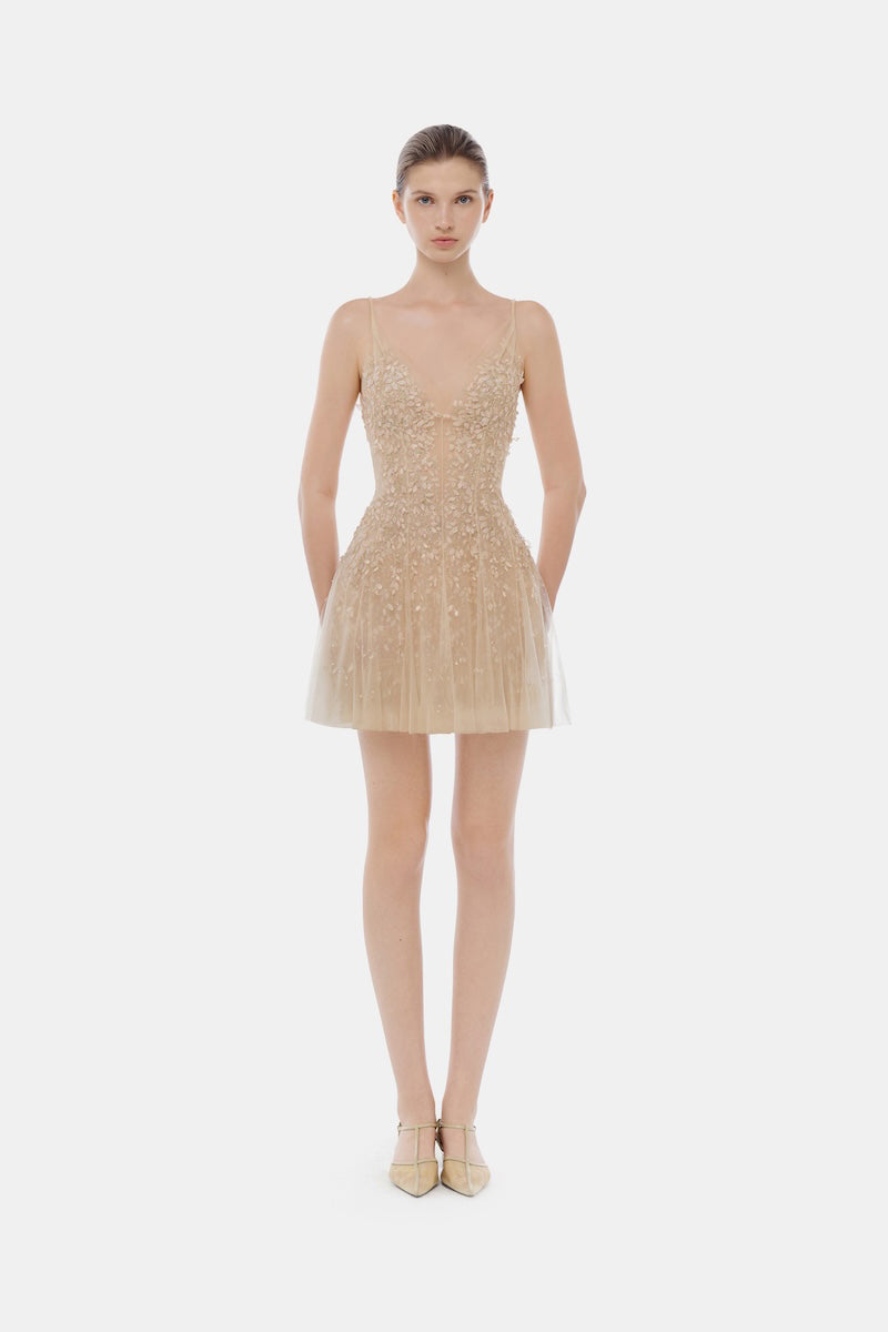 فستان قصير بلون الباستيل بفتحة صدر على شكل حرف V