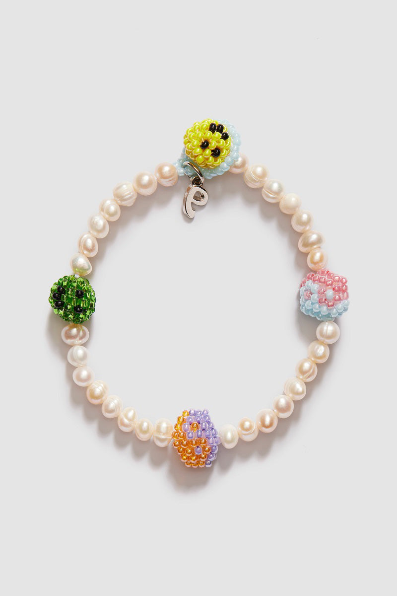 Pura Utz Pearl Emotions bracelet featuring elegant pearl beads and a delicate clasp, stylish accessory for any outfit.
